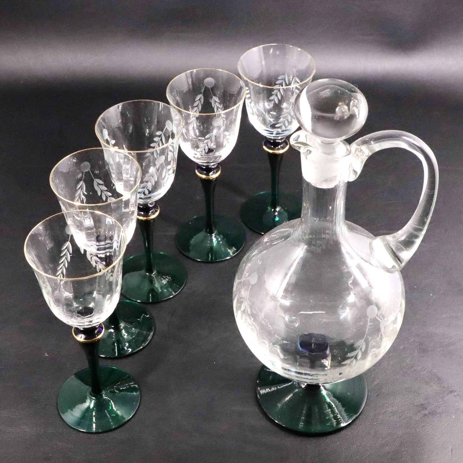 Mid-Century Romanian decanter popular with glasses